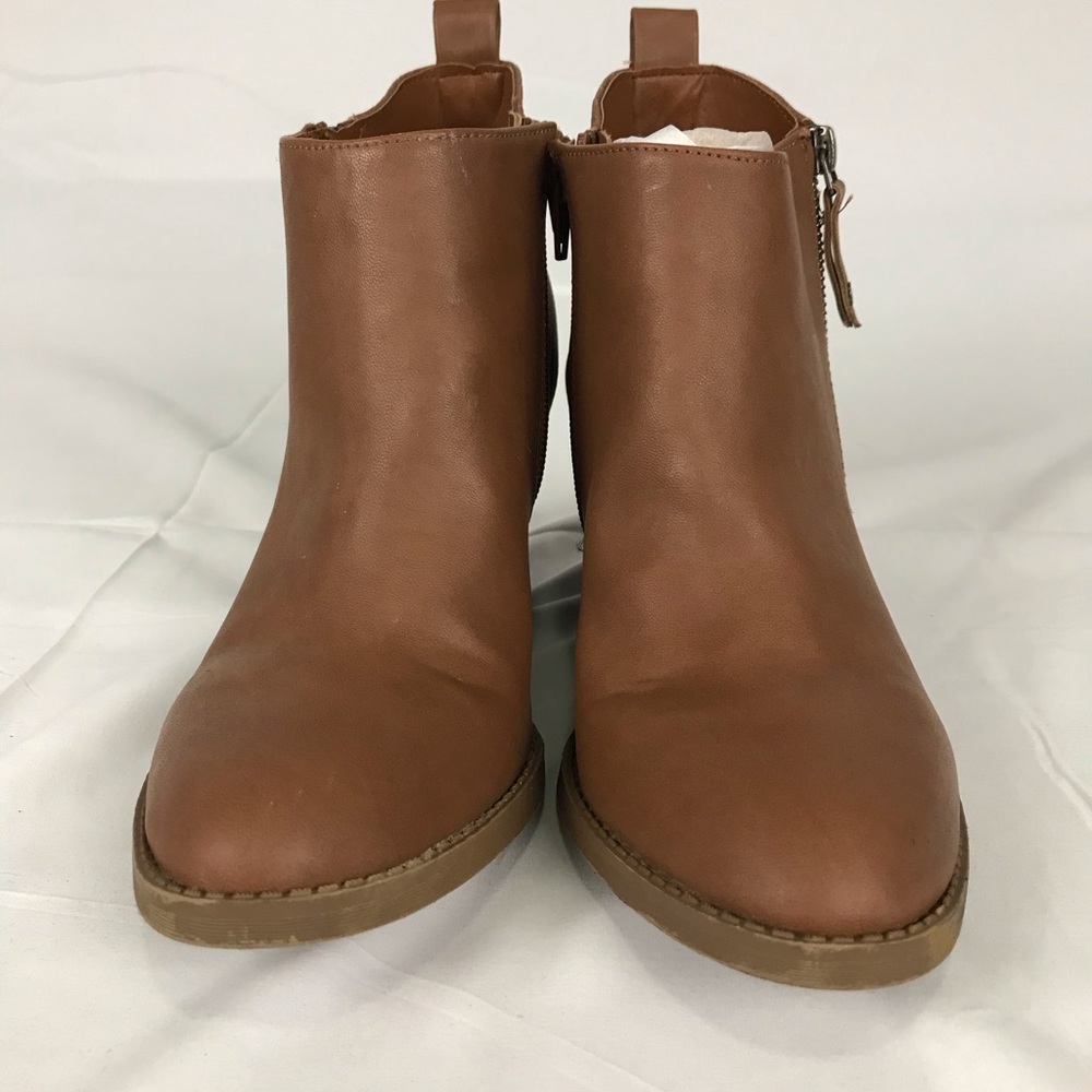 Preowned universal good cowomen’s sz 8 1/2 bootie
